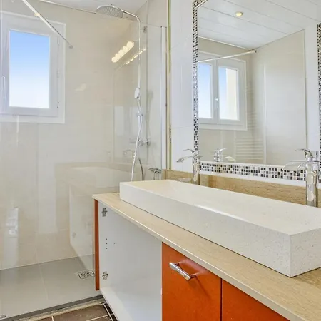 Apartament T3 Design Et Familial Avec Parking Proche Commodites *